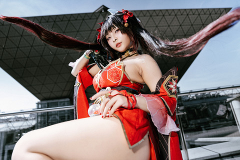 【コスプレ】曲線美の芸術がここにあり!『FF7』ティファや『崩スタ』など真夏に輝く「コミケ106」美女レイヤーまとめ【写真31枚】 画像