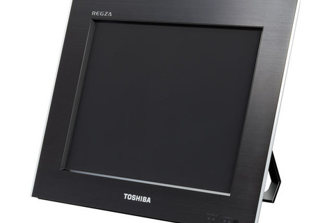 東芝、裸眼視聴が可能な3D対応液晶テレビを12月に発売 画像