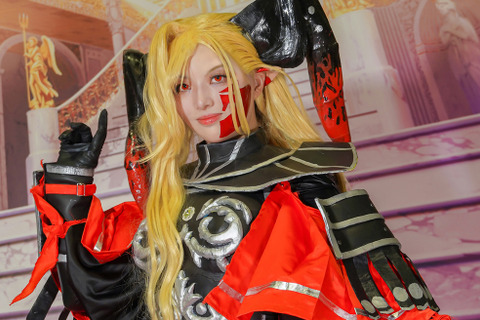 【コスプレ】美脚が際立つポージングがかっこいい『FGO』ドラコー！立体パーツまで自作した衣装にこだわりを見よ【写真9枚】 画像