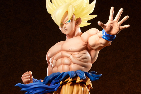 抱えるほど巨大!ドラゴンボールZより「超サイヤ人孫悟空」が全高約48cmの超ビッグサイズソフビになって登場 画像