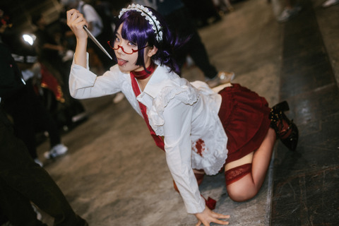 【コスプレ】「東京喰種」神代利世の妖艶さが極まってる!スラリとした赤いニーハイと眼鏡越しの瞳に吸い込まれそう【写真9枚】 画像