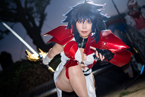 【コスプレ】「BASTARD!!」カイ・ハーンの肉体美を再現!脅威のヒップ102cmを持つ肉体派美女が降臨する【写真6枚】 画像