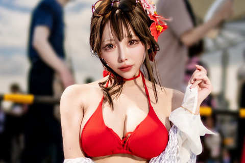 【コスプレ】『NIKKE』サクラの夏衣装が魅惑的すぎる！脅威の3サイズを持つ美女レイヤーに思わず釘付け【写真6枚】 画像