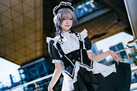 【コスプレ】ニーハイ×清楚なメイド衣装が似合いすぎ!美女レイヤーの月海つくねがマジカルメイド姿で魅了する【写真8枚】 画像