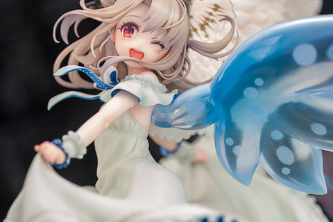 写真立てから飛び出したイリヤの素肌がチラ見せ！「プリズマ☆イリヤ」シリーズ15周年記念イラストが立体化 画像