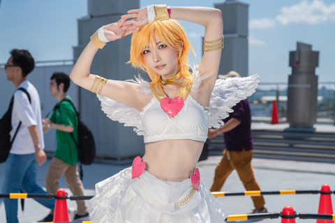 【コスプレ】「パンスト」のパンティが美しすぎる!引き締まったウエストにミニスカから伸びる美脚が眩しい【写真8枚】 画像