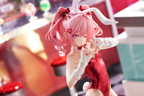 真っ赤なバニースーツにスラリと伸びた美脚！人気イラストレーターrurudo氏オリジナルキャラ「ラビ」が立体化 画像