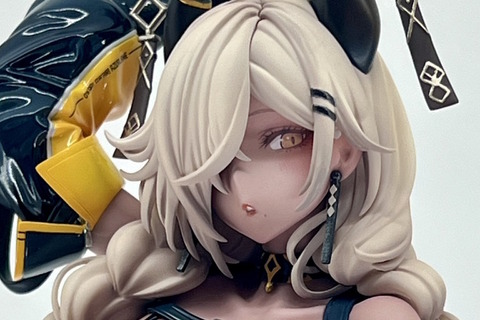 ムチムチ太ももに際どい衣装…！『アズレン』8周年リアルイベントで新作フィギュア多数展示―どれもこれもやっぱり過激 画像