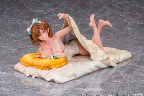 「ライザ」にこんな格好させて大丈夫なんですか！？『アズレン』コラボ衣装フィギュアのデコマス初公開 画像