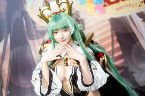 【コスプレ】清楚な太ももが眩しい!人気レイヤー・尊みを感じて桜井の『アズレン』ラファエロがフィギュアのような美しさ【写真7枚】 画像