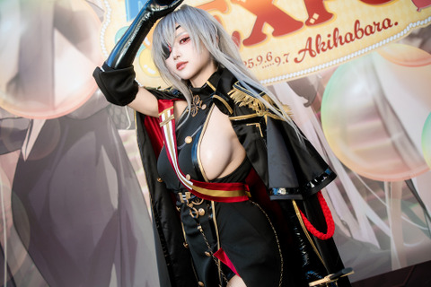 【コスプレ】『アズレン』フリッツ・ルメイが迫力の美ボディを披露!SNSでは「強者オーラが半端ない」と絶賛の声【写真7枚】 画像