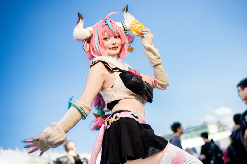 【コスプレ】チャーミングな笑顔とおへそが可愛い！人気レイヤー「すずら」が『原神』ヴァレサで台湾のファンを魅了【写真8枚】 画像