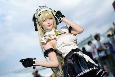 【コスプレ】『NIKKE』ソーダの弾けんばかりの美ボディ!ミニスカメイド姿が可愛すぎてもう目が離せません【写真8枚】 画像