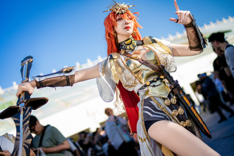 【コスプレ】八頭身の台湾美女が圧巻のポージングで美スタイルを披露!『鳴潮』オーガスタの重厚なる存在感がすごい【写真6枚】 画像