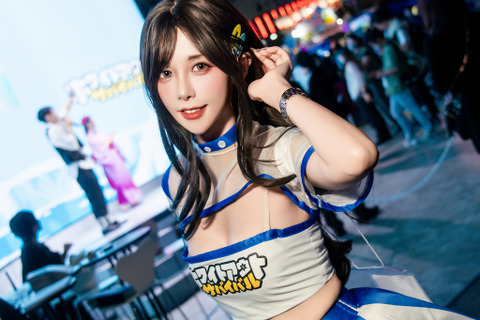 【TGS2025】百花繚乱な美女コンパニオンまとめ!工夫を凝らしたコスチュームに身を包み、攻めの姿勢で会場を彩る【写真48枚】 画像