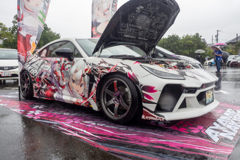 人気VTuberにウマ娘、初音ミクまで!雨にも負けなかった痛車&痛バイクを取材【第九回 天下無双 東西最強痛車決戦 フォトレポ】 画像