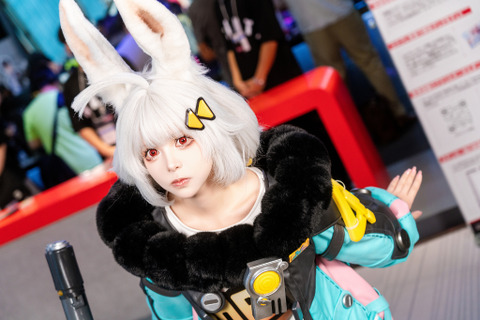 【コスプレ】ウサ耳×ショーパンの美脚が可愛すぎ！『無限大ANANTA』 タフェーのくりくりな瞳に吸い込まれそう【写真8枚】 画像