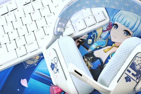 これは“綾華推し”にとって最高の神器かもしれない―「ロジクールG」×『原神』コラボのキーボード&ヘッドセット“神里綾華特別モデル”を触ってみた! 画像