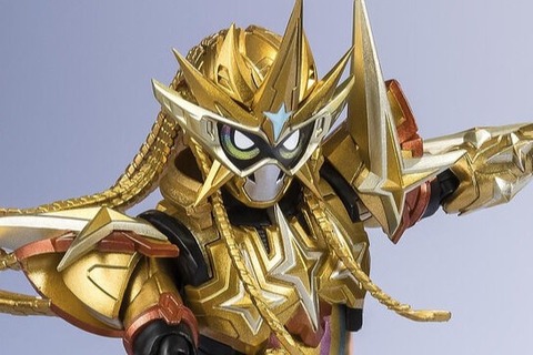 “輝け！流星の如く！黄金の最強ゲーマー！”「仮面ライダーエグゼイド ムテキゲーマー」がアクションフィギュア化ー必殺技発動時に輝く文字パーツも付属 画像