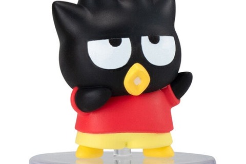 “しんちゃん”コスプレをしたバッドばつ丸が可愛い！「クレヨンしんちゃん」×「サンリオキャラクターズ」コラボフィギュアがガシャポンに登場 画像