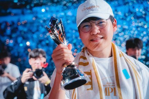 Gumayusi「自分自身を証明するための新たな旅を始める」―7年間在籍したT1への想いや新たな決意を語る 画像