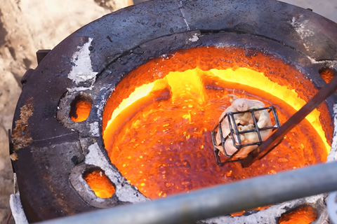 溶岩でチキンを焼くとどうなる？『マイクラ』溶岩チキンを本当にやってみた、海外仰天映像 画像