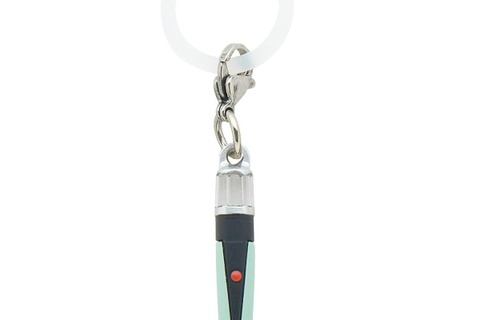 ベーターカプセルから最新作のオメガスラッガーまで！「ウルトラマン」変身アイテムが、めじるしアクセサリー化 画像