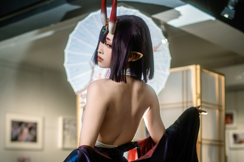 【コスプレ】『FGO』酒呑童子を“現界”させた美女がすごい！妖艶かつクールな肉体美に見惚れてしまう【写真27枚】 画像