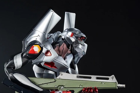 劇場版「ヱヴァ」より、謎の多い機体「エヴァンゲリオン4号機」が設定資料をもとに可動フィギュア化！ロンギヌスの槍ほか多数のオプションが付属 画像
