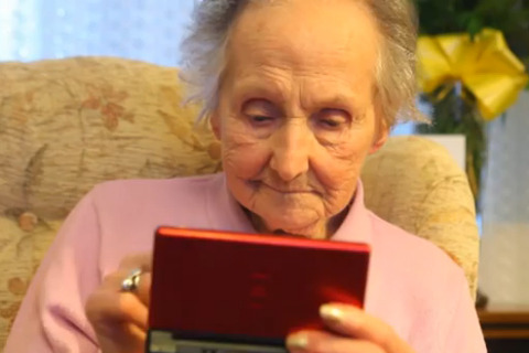 100歳おばあちゃん、元気の秘訣は毎日ニンテンドーDSで遊ぶこと 画像