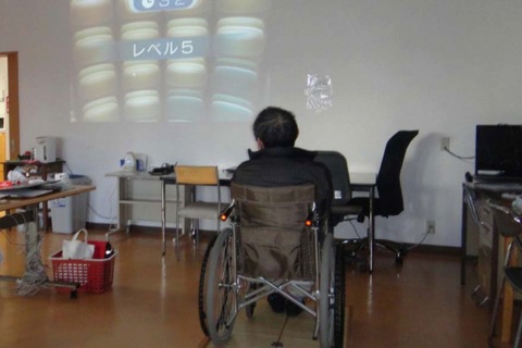 佐賀県、ユニバーサルデザイン推奨品として『Wii Fit』を車椅子で利用できる「ノッテコン」制作 画像