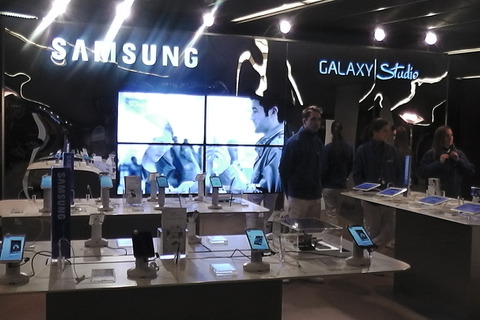 【MWC 2013】サムスン、会場外でも「GALAXY Studio」でアピール 画像