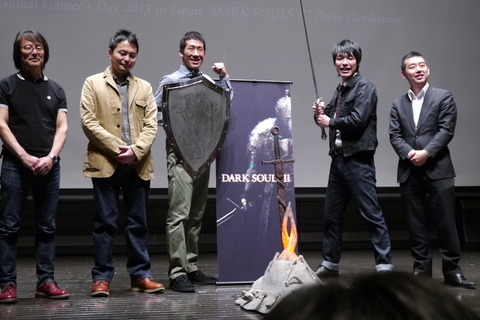 『DARK SOULS II』プレス発表会レポート(3): カフェやデザインコンテスト、芸人「麒麟」も登場したプロモーション情報 画像