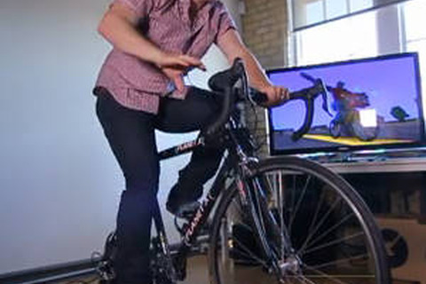 Oculus Rift＋Kinect＋フィットネスバイクで操作する一人称視点の『ペーパーボーイ』風ゲーム 画像