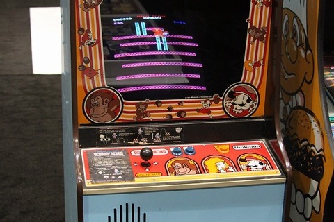 【GDC Next 2013】任天堂ファン必見の『DONKEY KONG』(1981年)やゲームボーイの販促筐体が展示されていた！ 画像