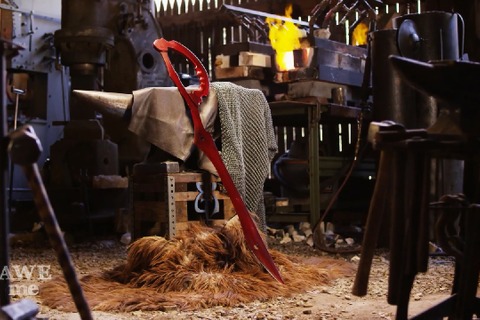 いつもの鍛冶職人、大量のハサミを使って「キルラキル」の「片太刀バサミ」を制作 画像