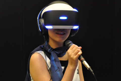 【TGS2015】仮想ヒトカラシステム「JOYSOUND VR」の発想に納得！好きなアーティストとデュエットも可能 画像