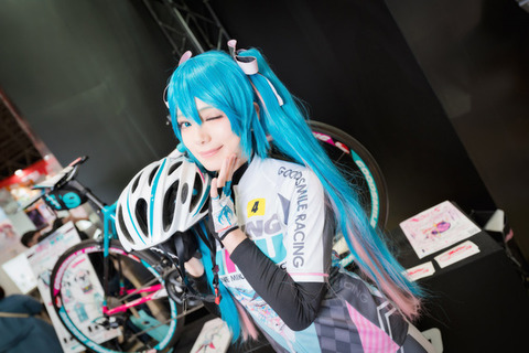 【コスプレ】「ワンフェス2019冬」初音ミクに扮したコンパニオンさんに注目！ GSRコーナー【写真34枚】 画像