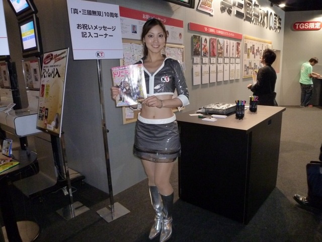 【TGS 2010】かわいいコスチュームが目白押し ― コンパニオン特集その2