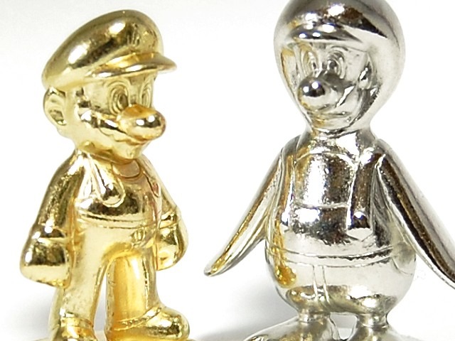 重量感ある金ピカフィギュア「NewスーパーマリオブラザーズWii メタル