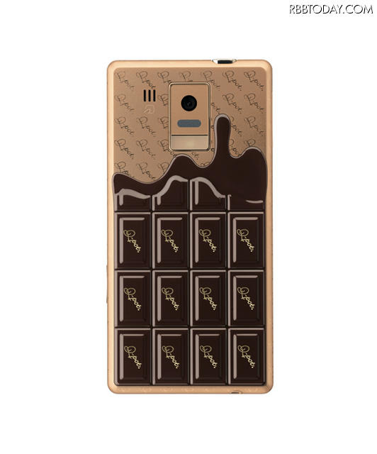 ドコモ、板チョコモチーフのスマホ「Q-pot. Phone SH-04D」の