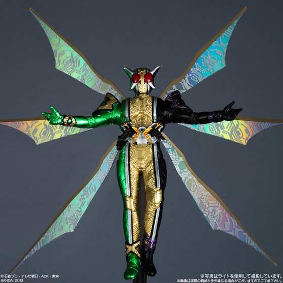 劇場版「仮面ライダーW」から「W CJGX」と「エターナル」の2体