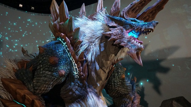 USJ「モンスターハンター・ザ・リアル 2015」で等身大
