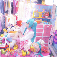 初音ミク「LOL -lots of laugh-」／画像提供：舞陽女