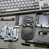 バンダイ2/5「セガサターン」プラモレビュー……90年代ゲームハードが模型として蘇る【ゲーム系プラモって実際どう？】