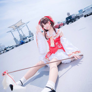 みけ氏@tematemaririri 博麗霊夢／撮影：寒黙@nigellizhe