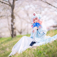 みけ氏@tematemaririri 西行寺幽々子／撮影：寒黙@nigellizhe