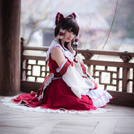 吉乃かこ@KKyoshino_yuur 博麗霊夢／撮影：Jon@Jon1569