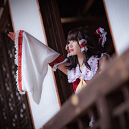 吉乃かこ@KKyoshino_yuur 博麗霊夢／撮影：Jon@Jon1569