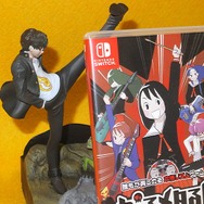 『九龍妖魔學園紀 OOA』限定版のスマホスタンドに、今井秋芳作品を立てかけてみた！ 皆守甲太郎は、PS『外法帖』限定版を支えられるのか？